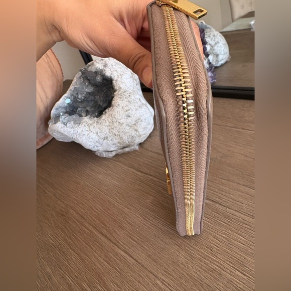 Saint Laurent Cassandra Leather Zip Around Wallet - Picture 5 of 15